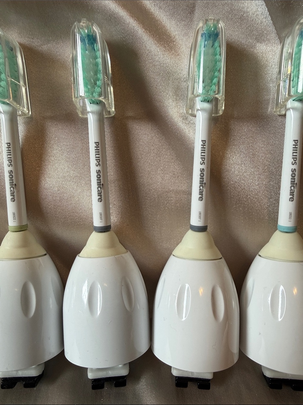 Philips Sonicare set of Seven White Electric Toothbrush Replacement Heads - Picture 3 of 3